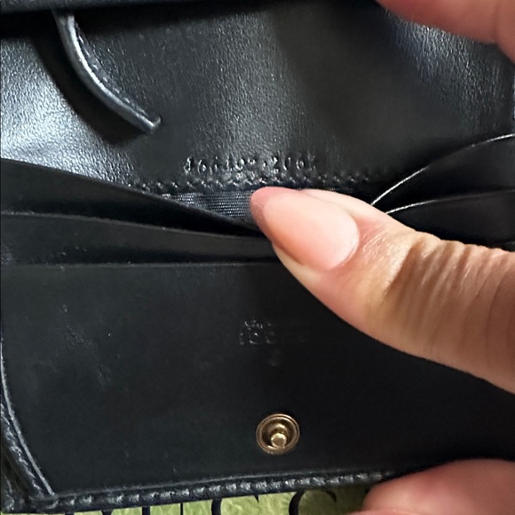 Gucci Black Leather Wallet - Picture 6 of 7